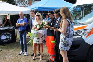 Nella foto la famiglia Bergamelli alla cerimonia di consegna dell’Ambulanza
