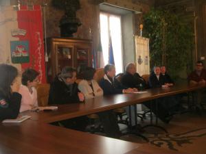L'amministrazione comunale trecatese, Sogni, Medina, il presidente Manzotti, suor Monica e suor Giovanna