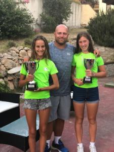 Milani e Zapelli con il maestro Morandi premiazione 2° posto Campionato 3° cat. femm.