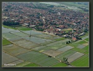 Trecate dall'alto (foto Manfredda)