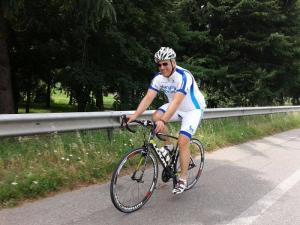 Fabio Braga a bordo della sua bicicletta messa a punto da Cicli Chiodini