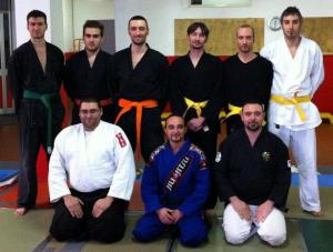 Il gruppo che ha sostenuto l'esame col maestro Rufo