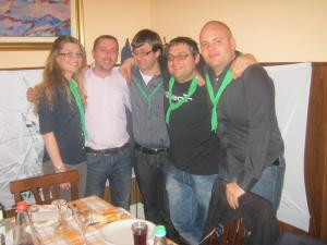 Davide Mua col segretario provinciale Luca Bona e altri componenti dell'Mgp Trecate