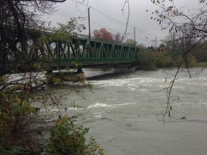 La situazione al ponte di ferro sul Ticino tra Galliate e Turbigo
