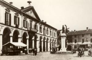 Piazza Cavour agli inizi del '900